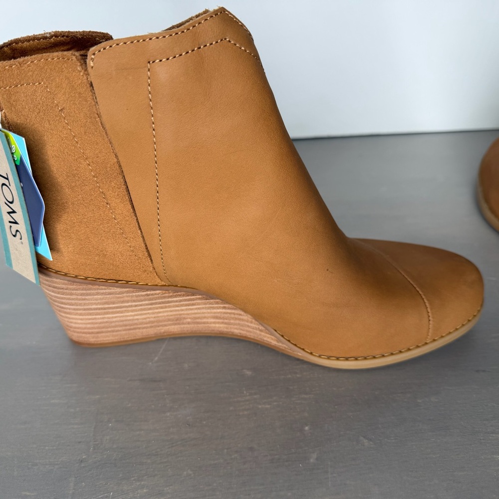 TOMS Kelsey Boots Womens Size 9 Tan Brown  Suede Wedge Ankle Booties NWT